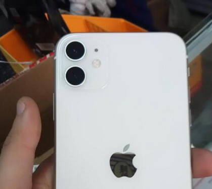 保定苹果维修了摄像头，用iPhone调整了AppleTV的色彩平衡。